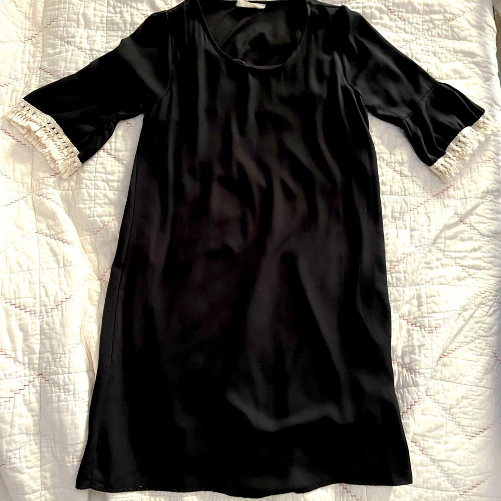 Black and white bell sleeve shift mini dress